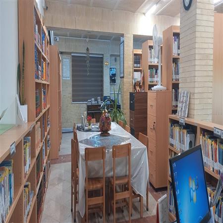 میز مطالعه مرجع